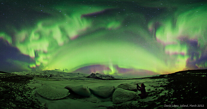 auroraiceland_lopez_2000.jpg