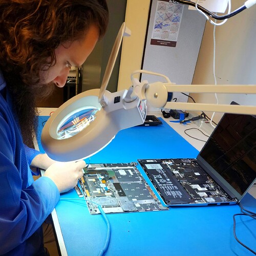 blog2215 - Closing the loop with Refurbished Framework Laptops - social