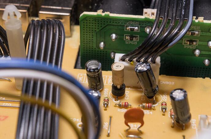 Capacitors-3.jpg