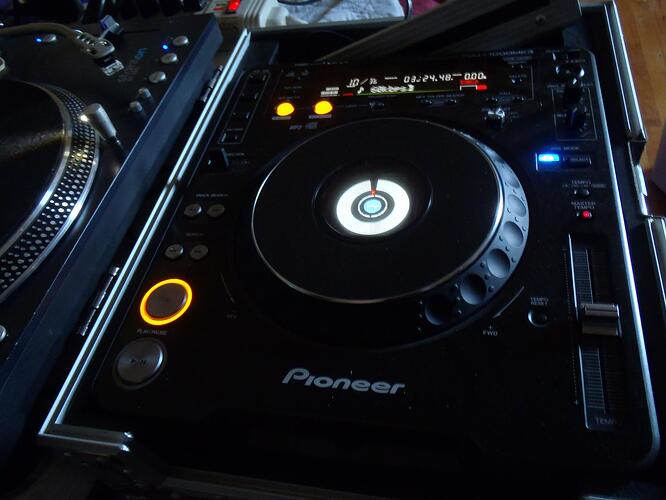 CDJ 1000 2.jpg