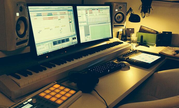 tilldrop_studio.jpg
