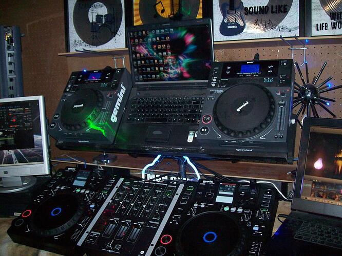 NEWstudio 009.jpg
