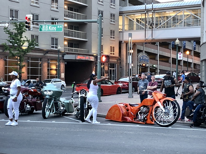 EC0A2792-518B-4A14-8C37-341DE86040E6