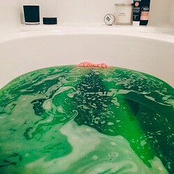 Green_Bath_Bomb_Bath_1024x1024