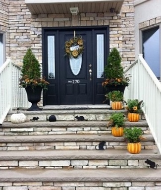 000-325-ideas_ideas-for-halloween-decorating-outside-2a