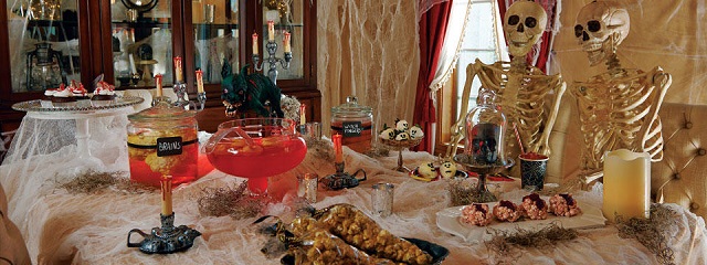 000-640-scary-haunted-house-decorations-featured