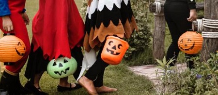 000-450-trick-or-treaters-will-start-collecting-their-favorite-candy