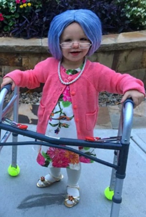 000-300-landscape-1468354269-halloween-costumes-for-kids-C