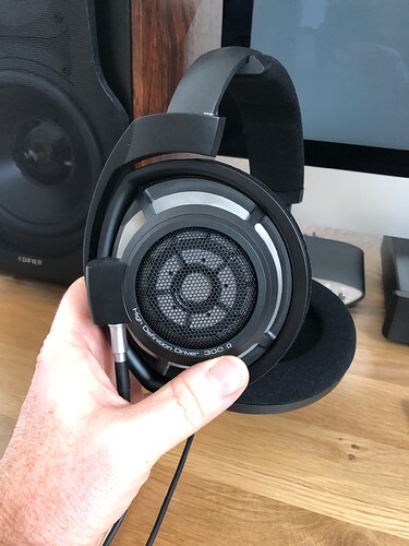 9DAA0E0A-90F5-4E7C-8F47-86266107F843