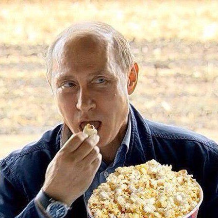 vladimir-putin-eating-popcorn