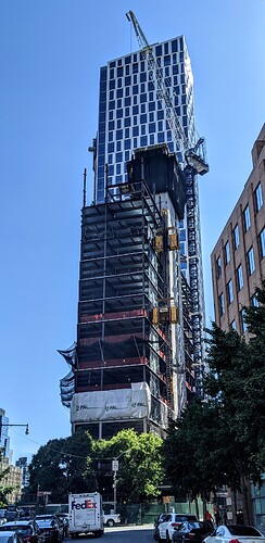 PXL_20210927_173638047.MP~2