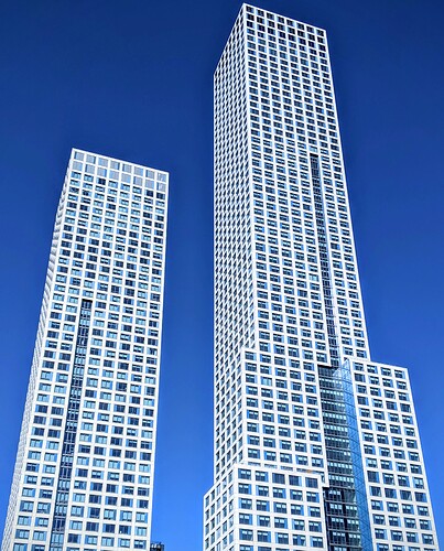 PXL_20210302_192527645.MP~2