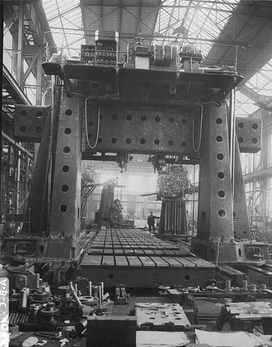 Bundesarchiv_Bild_102-10412,_Portal-Fräswerk_der_Firma_Schiess_Defries