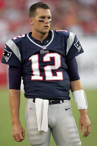 tom-brady-vpl-v0-jfwve8tw5uq91-2590650701