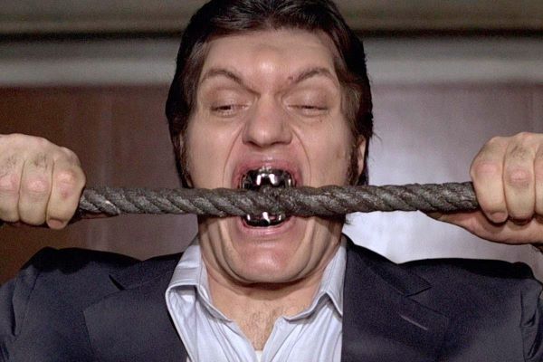 2richard-kiel-as-jaws