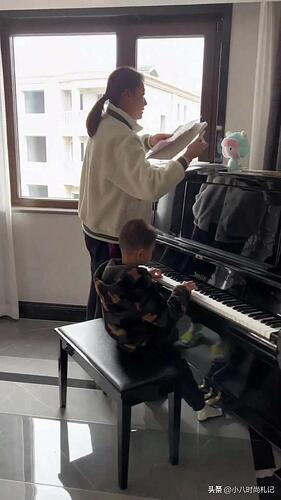 林丹一家回农村过年 豪宅曝光 儿子像林丹翻版