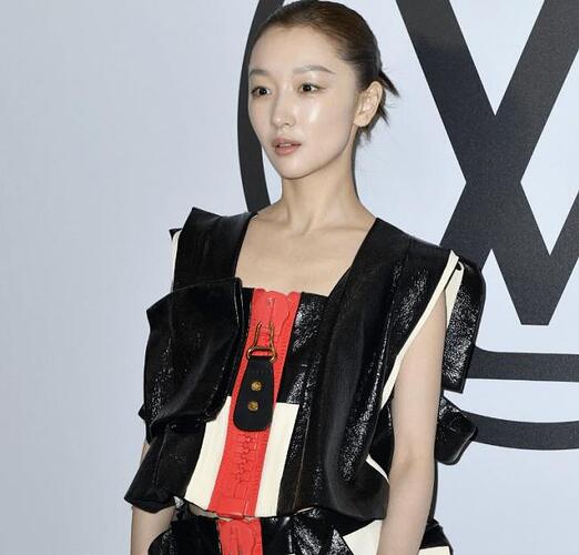 明星LV秀场生图来了！刘亦菲瘦了 谷爱凌老气