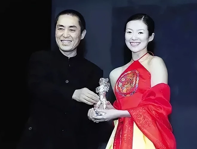 陷入“被推走”的章子怡 演尽娱乐圈的世态炎凉