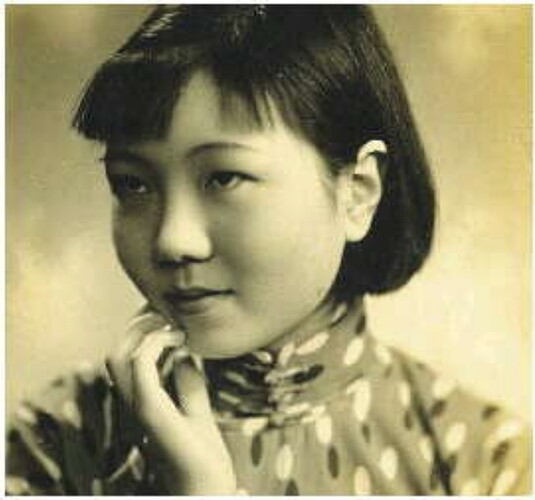 杨苡原名杨静如1919年出生于天津。