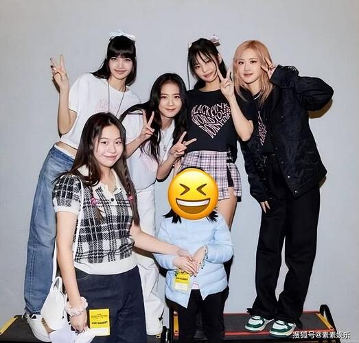 刘銮雄14岁女儿逛奢品店 随母亲甘比扫货数十万
