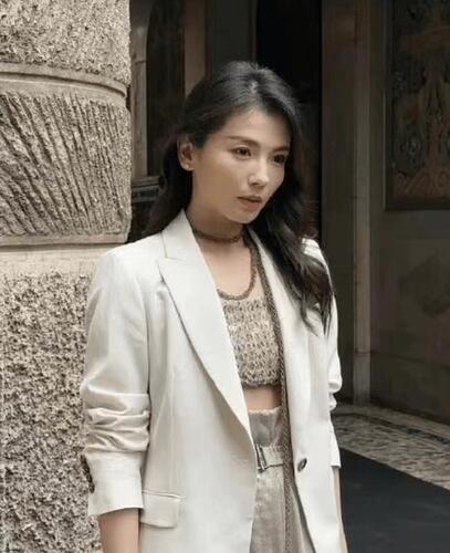 明星齐亮相米兰：有人美如花 有人丑掉渣