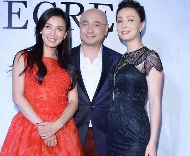 徐峥朋友圈曝光：否认资产转移被冻结 在国外拍戏