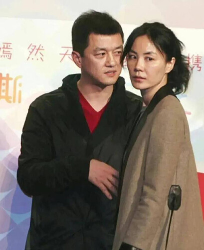 53岁王菲在福建寺庙祈福 多年信佛原因曝光