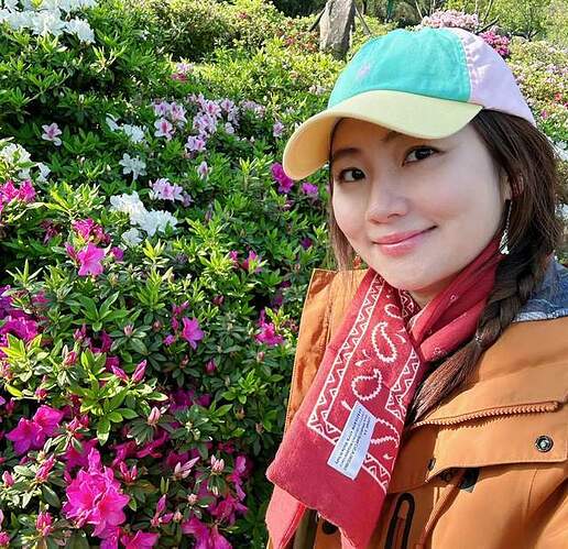 Selina晒小腰果B超照 经纪人：身体非常健康