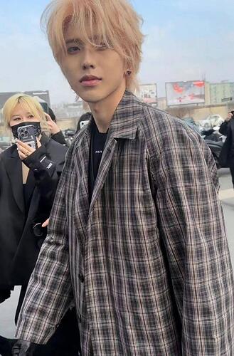 明星齐亮相米兰：有人美如花 有人丑掉渣