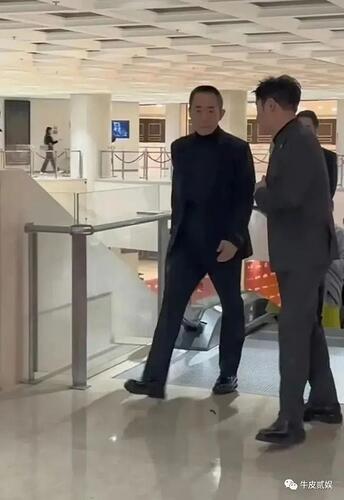 张颂文的红毯待遇，揭开了娱乐圈的残酷真相