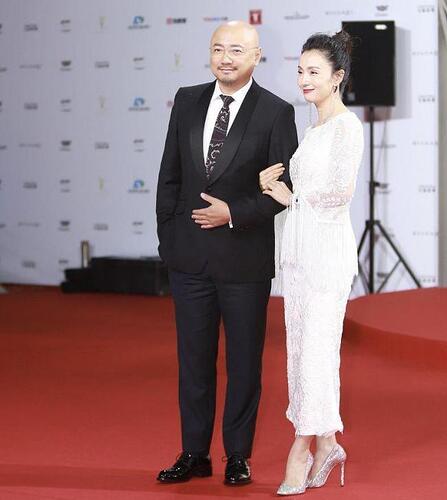 徐峥朋友圈曝光：否认资产转移被冻结 在国外拍戏
