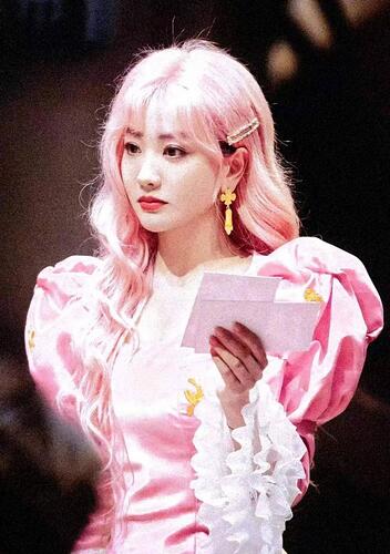 明明是同龄女星 却一个像妈一个像女儿