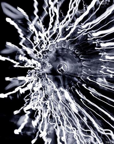 奔驰与Moncler合作打造奔驰G级概念车