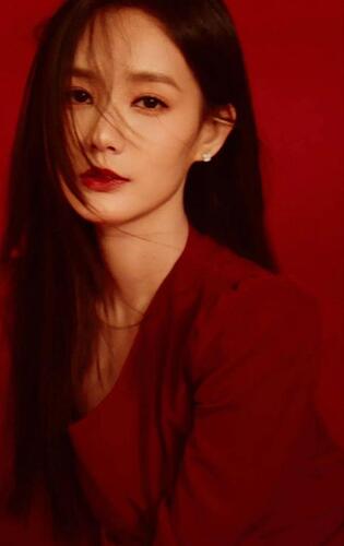 王菲出家？73岁大导喜当爹？何超莲窦骁天价婚礼