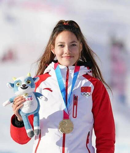 天才少女光环没用?谷爱凌一心闯荡时尚圈被嘲 天才少女光环没用?谷爱凌一心闯荡时尚圈被嘲