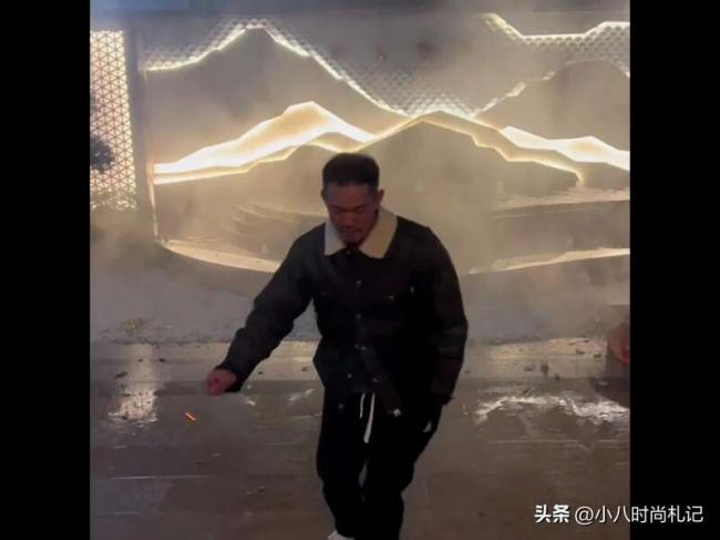 林丹一家回农村过年 豪宅曝光 儿子像林丹翻版