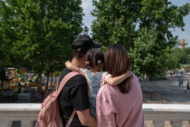 一个人口萎缩、老龄化的中国可能将自己逼入绝境