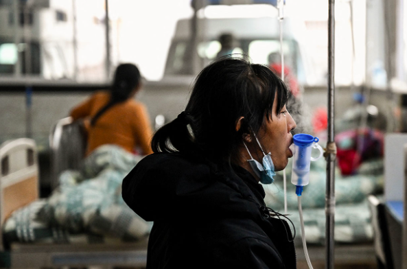 中国疫情高峰已过? 专家:新冠海啸在农村酝酿 中国疫情高峰已过? 专家:新冠海啸在农村酝酿