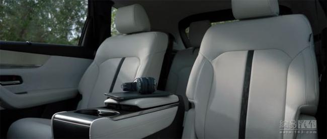 马自达CX-90首发 中大型SUV搭3.3T标配四驱