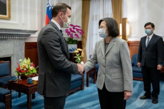 中美正梦游般地走向意外冲突 中美正梦游般地走向意外冲突