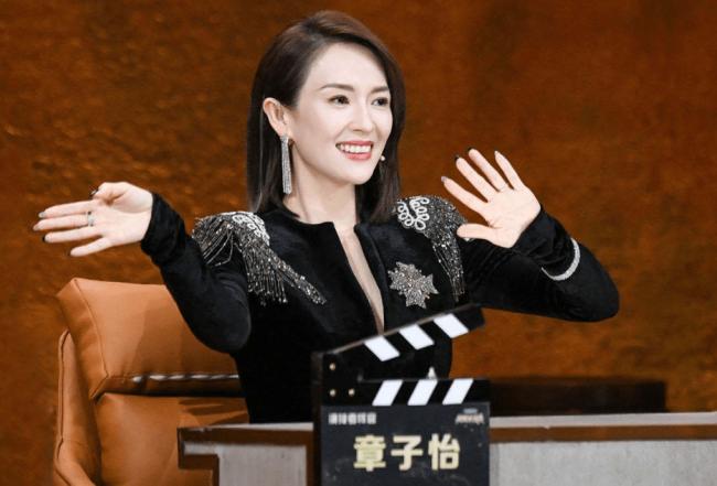 章子怡中央戏剧学院现场担任考官
