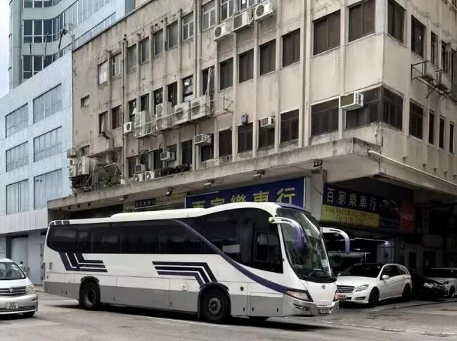 大陆旅游团逼爆香港：公厕前吃面 一天跑12景点