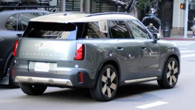 风格大变 全新MINI COUNTRYMAN无伪谍照