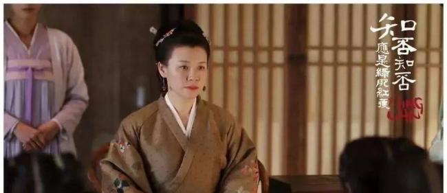 明明是同龄女星 却一个像妈一个像女儿