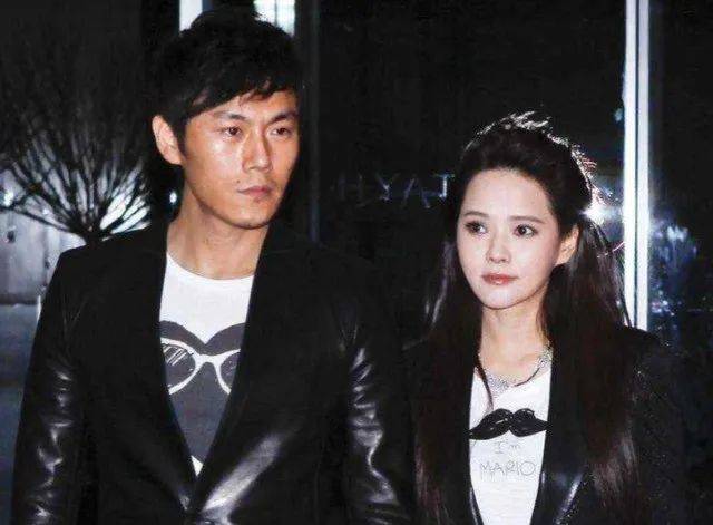 55岁伊能静被曝高龄追生三胎 疑赴美国待产