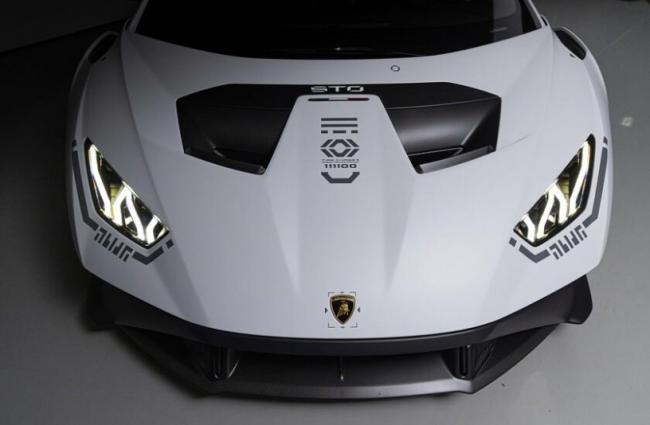 全球唯一赛博庞克超跑前卫登场