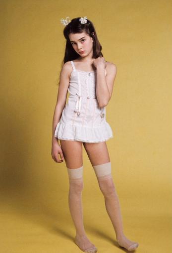 12岁一脱成名 她是史上最惨艳星 12岁一脱成名 她是史上最惨艳星