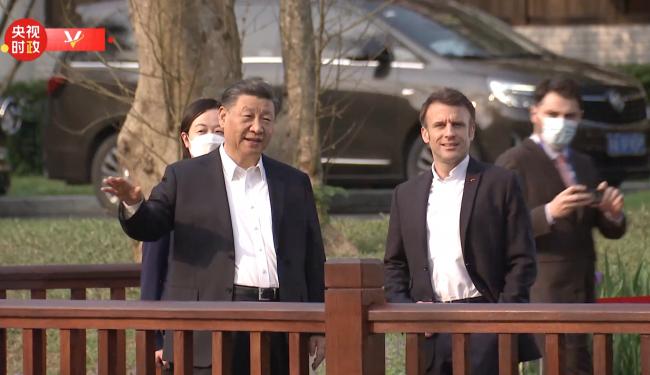 遇到知音，习近平温言软语；独留她一人坐冷板凳