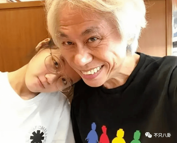 真爱?“爷孙恋”男方过世 听听他曾说过的话 真爱?“爷孙恋”男方过世 听听他曾说过的话