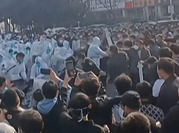 见完李强 库克忙着与他会面 苹果释何信号 见完李强 库克忙着与他会面 苹果释何信号